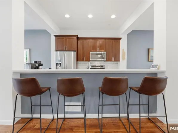 75 Roosevelt Dr, Wood Ridge, NJ 07075