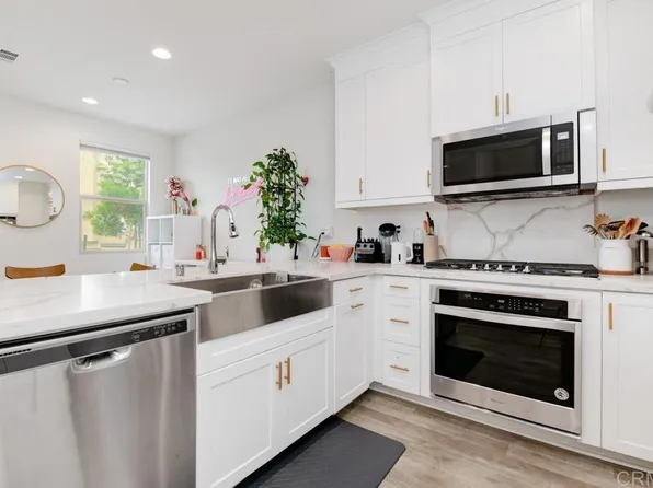 2249 Solara Ln, Vista, CA 92081