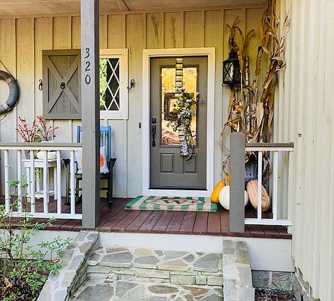 3rd image of 320 Holiday Hills Ln