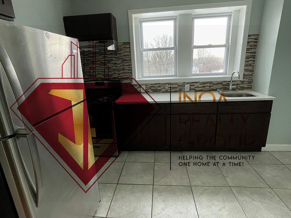 1st image of 132 N Grove St #10E