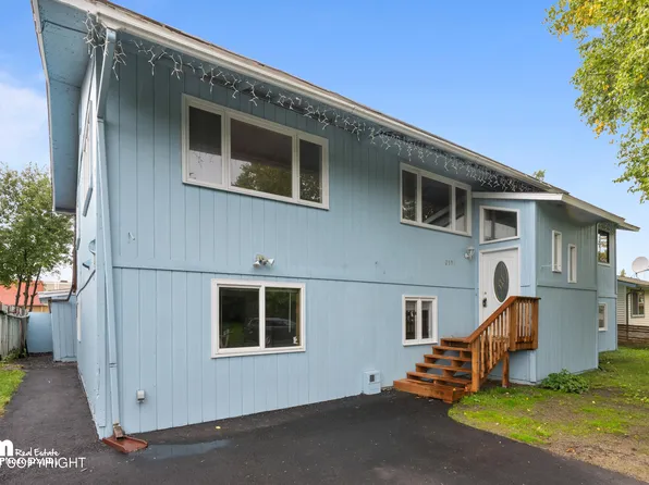 2591 Lyvona Ln, Anchorage, AK 99502