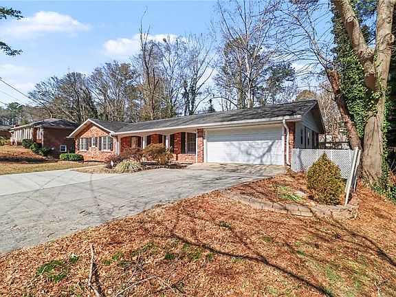 2nd image of 3656 Rainbow Dr