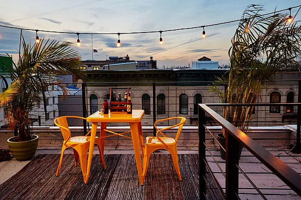Rented by Tapiro Realty | media 62