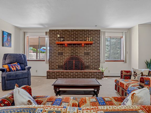 5th image of 225 Victor Court
