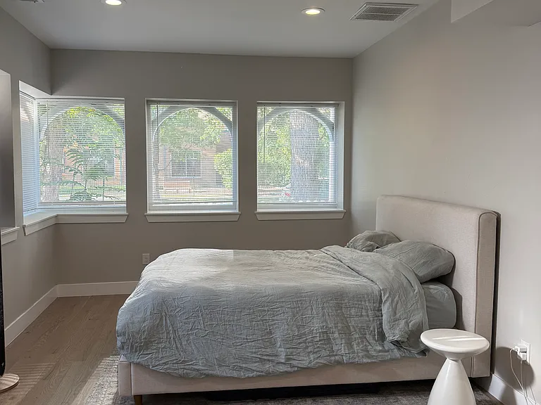 2817 W 33rd Ave — Photo 16