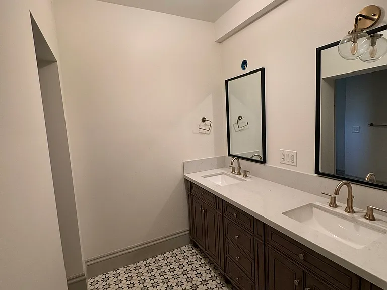 2435 S Wilshire Dr — Photo 5