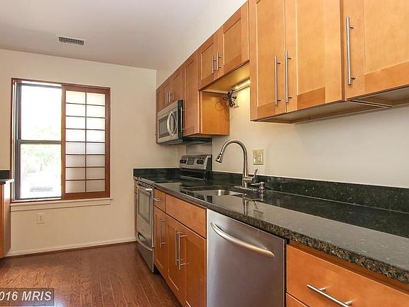 4th image of 9 Dudley Ct #35