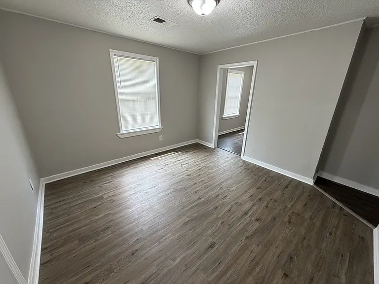 2156 Ethlyn Ave — Photo 6