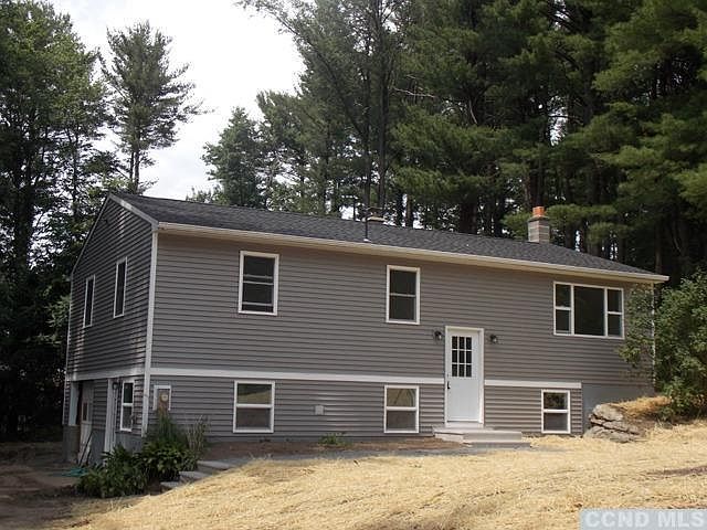 1st image of 40 Oak Leaf Dr
