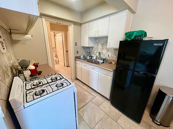 2nd image of 2425 N Oakland Ave APT 108