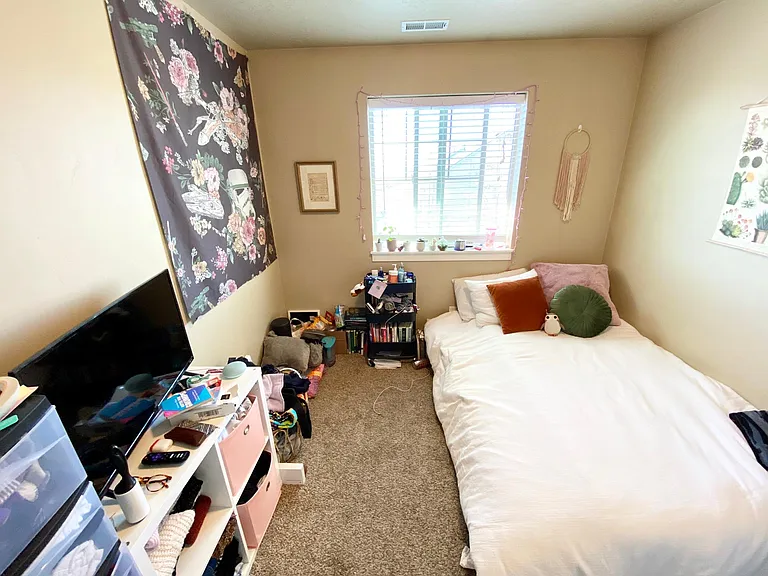 939 Independence Ave — Photo 11