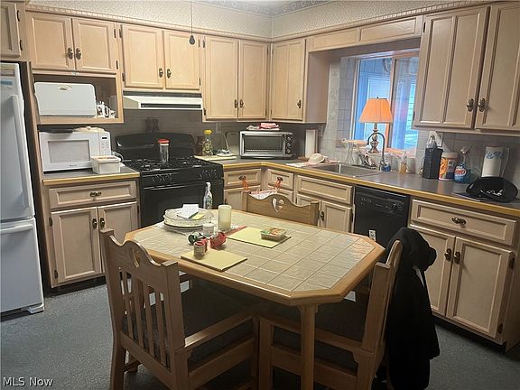 5th image of 4226 Burkey Rd