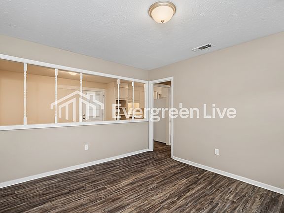 4th image of 126 Leland St