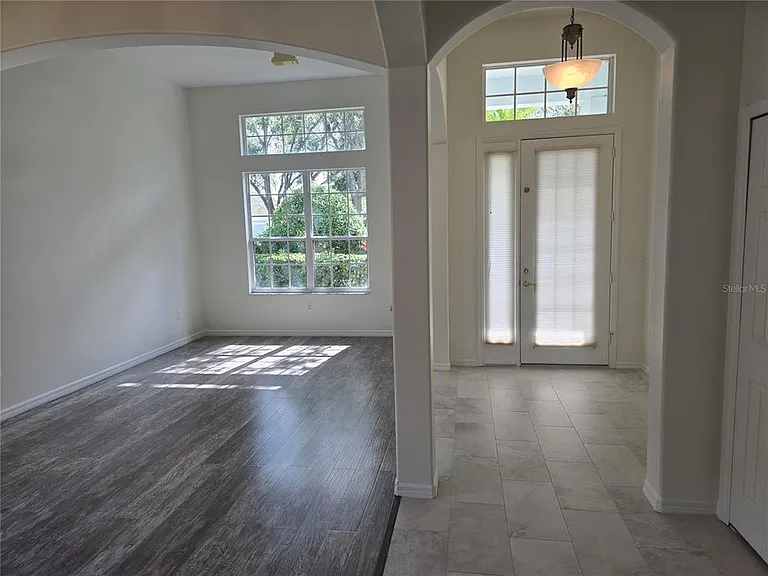 8427 Sailing Loop — Photo 3