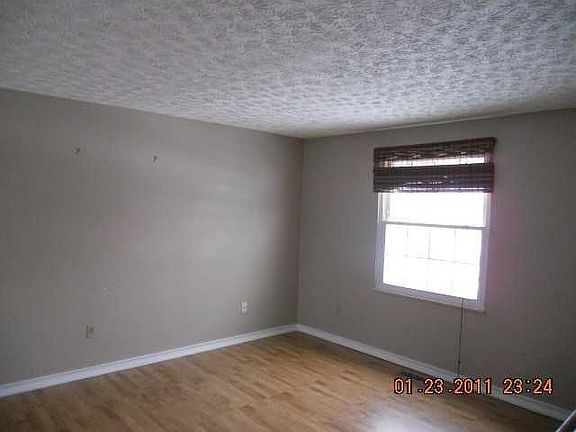 4th image of 226 Southerly Hills Dr