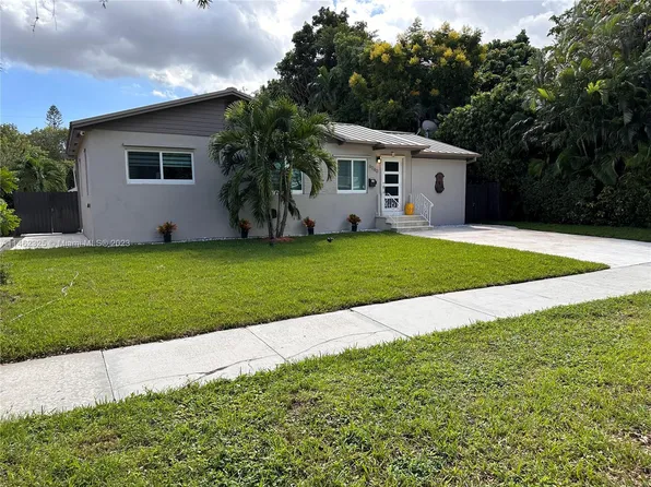 6040 NW 40th St, Virginia Gardens, FL 33166