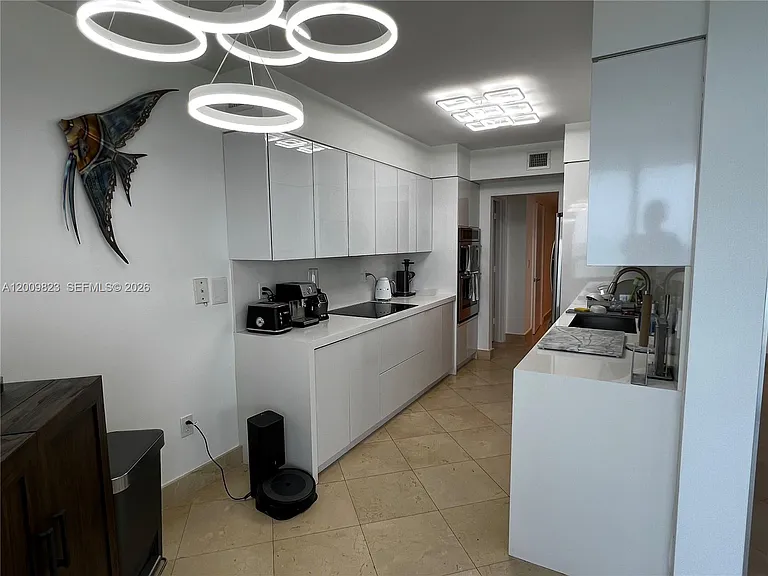 18671 Collins Ave #402 — Photo 7