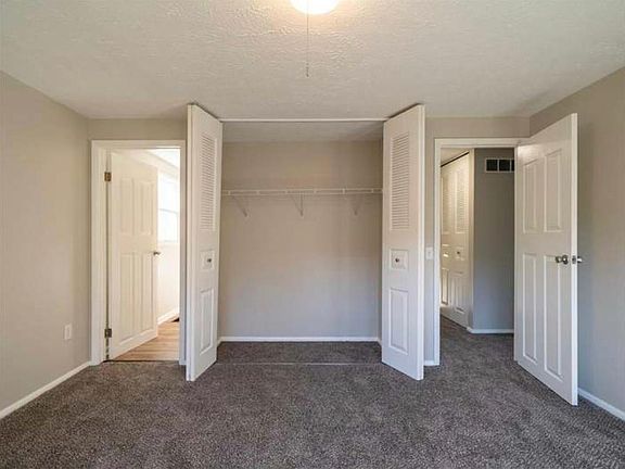 4th image of 428 Countess Dr