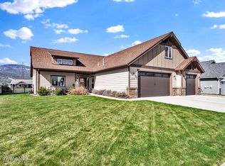 13725 N Treasure Island Ct, Rathdrum, ID 83858