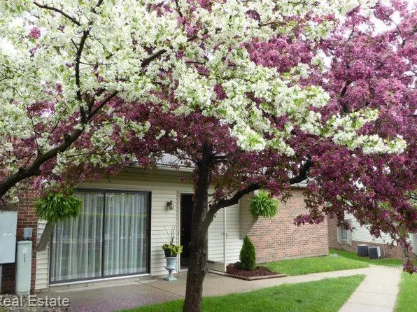 434 Water Tower Cir, Brighton, MI 48116