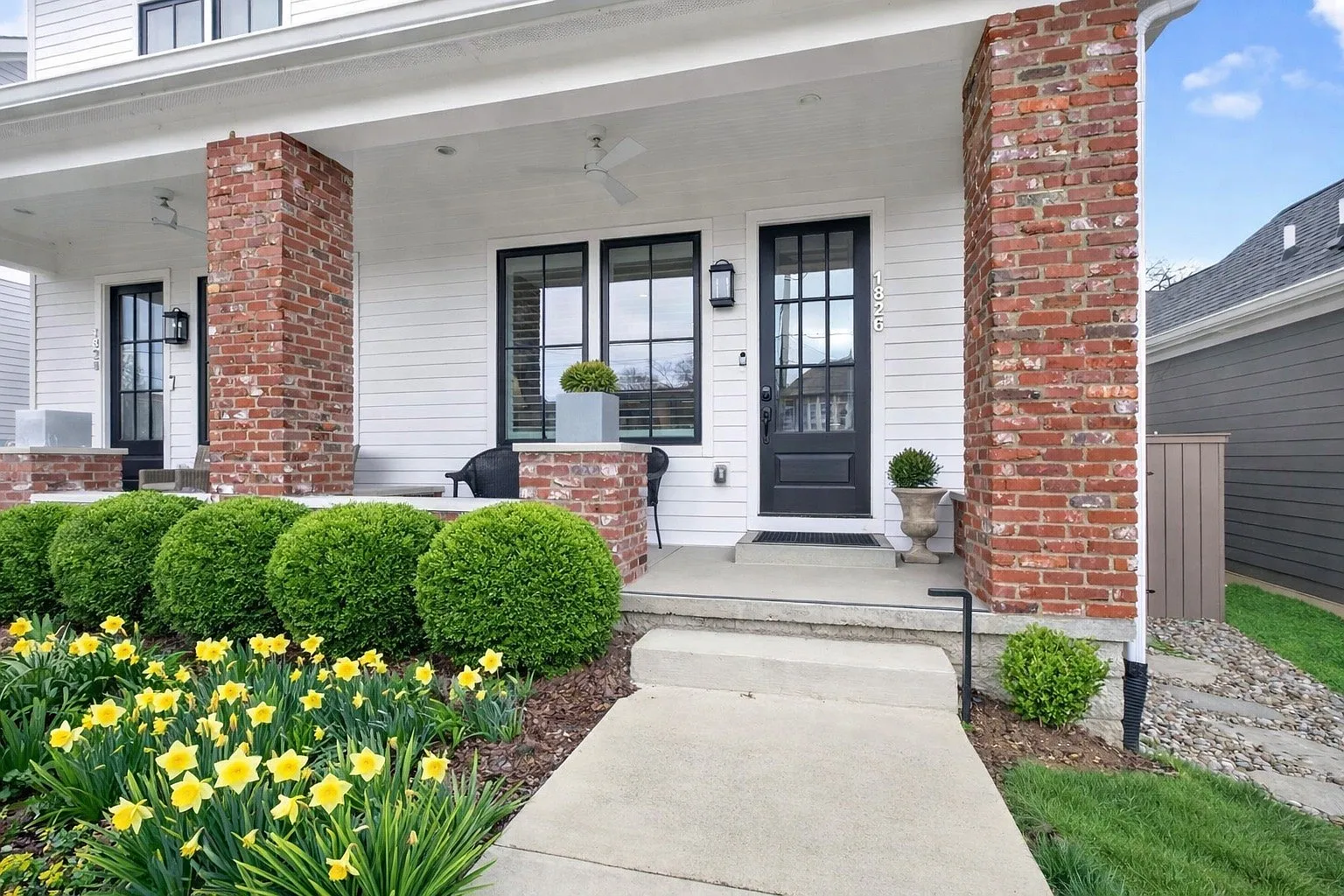 3 bed, 3.0 bath, 2106 sqft, $5,000 — Photo 4