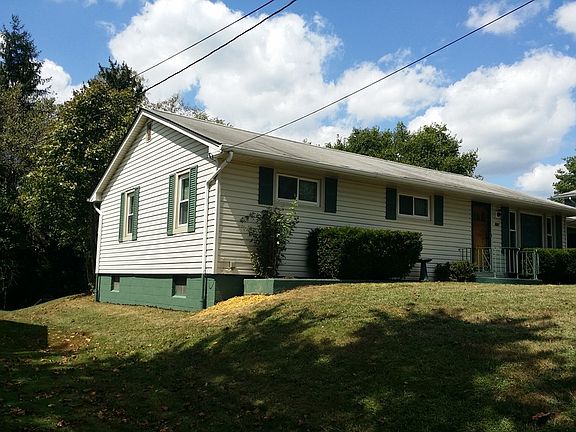 3rd image of 921 Avon Dr