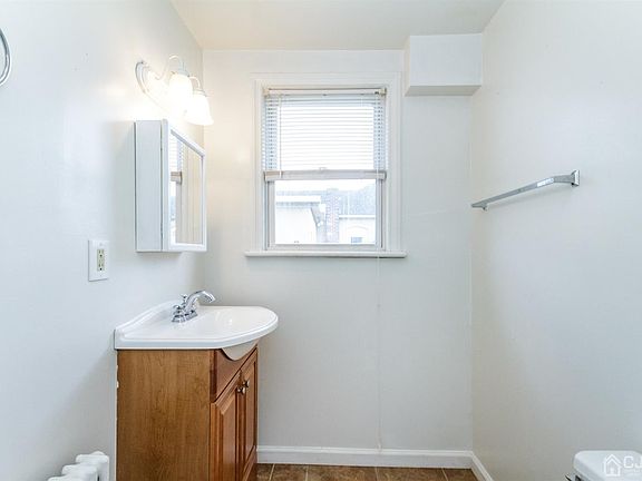 3rd image of 444 James St