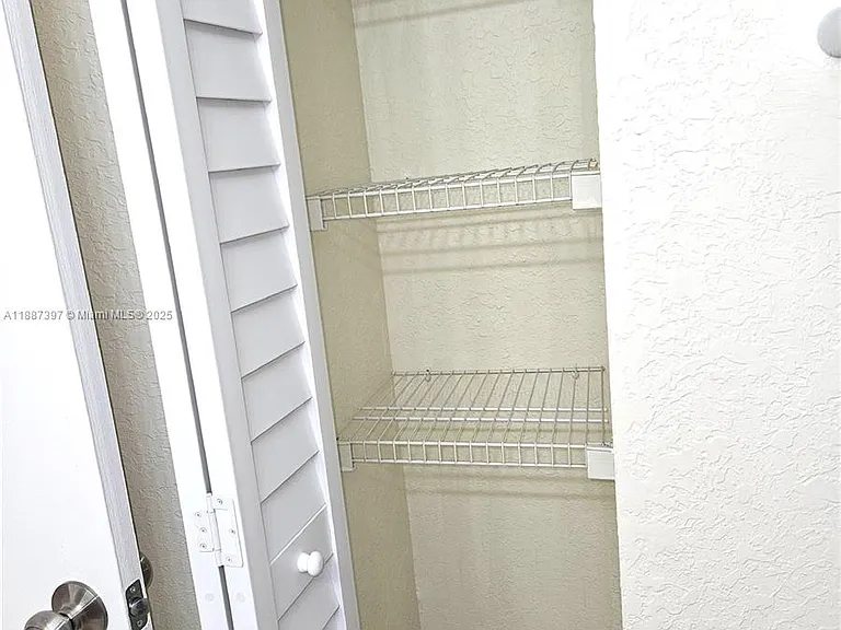 437 SW 7th St #201 — Photo 15