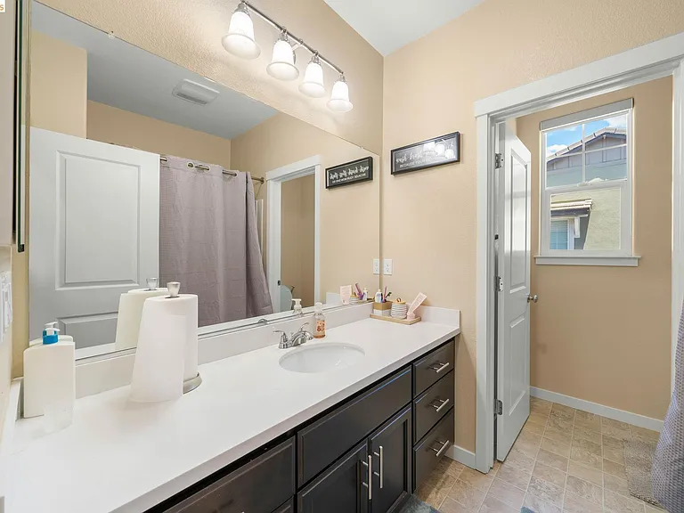 339 Emory Ct — Photo 23