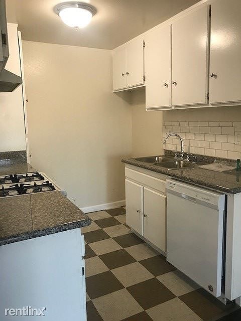 Vose 101 Kitchen (2)