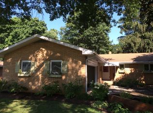 5155 Douglas Dr, North Olmsted, OH