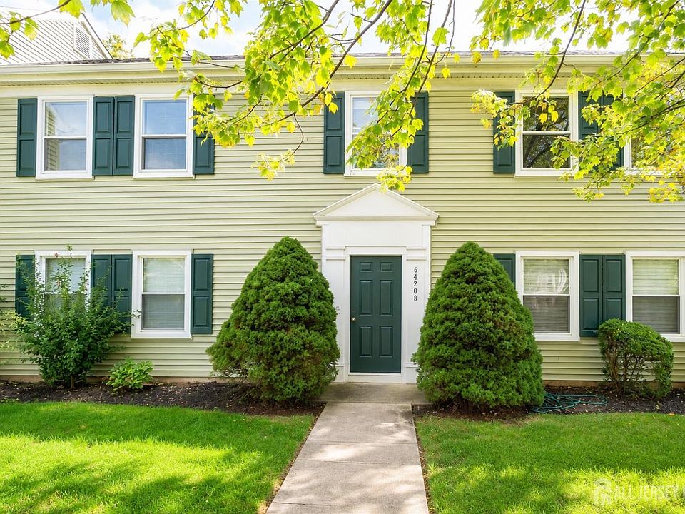 1st image of 456 N Roxbury Ln