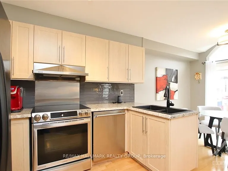 61 Scampton Dr — Photo 15