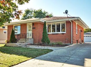 240 N Sumner Ave, Aurora, IL 60505