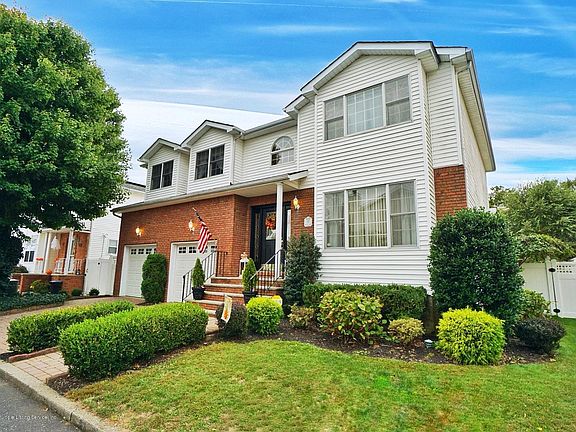 3rd image of 90 Honey Ln