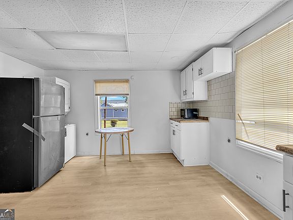 4th image of 510 Edgewood Ave #A