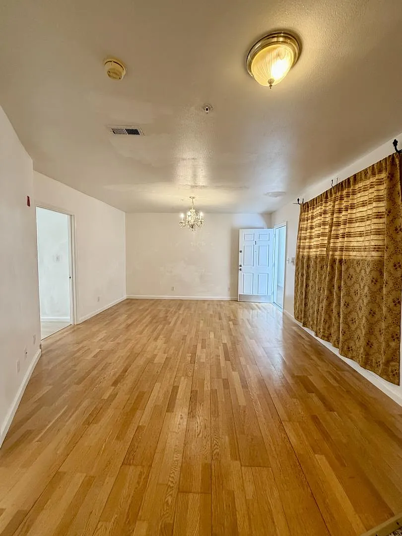 5301 Mission St APT 1 - Photo 4