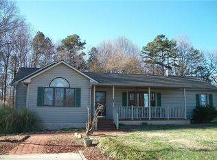 4120 Hampton Rd, Clemmons, NC 27012