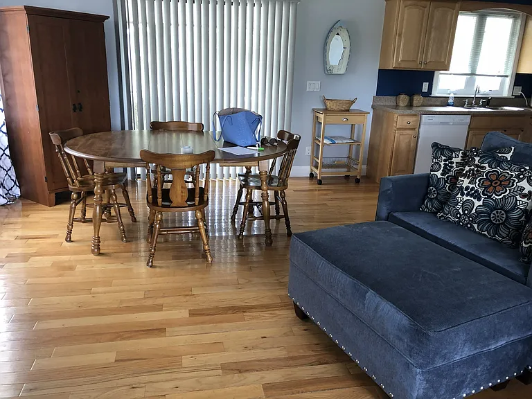 29 Stratford Ave — Photo 6