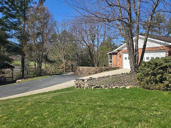 3rd image of 127 Gilead St