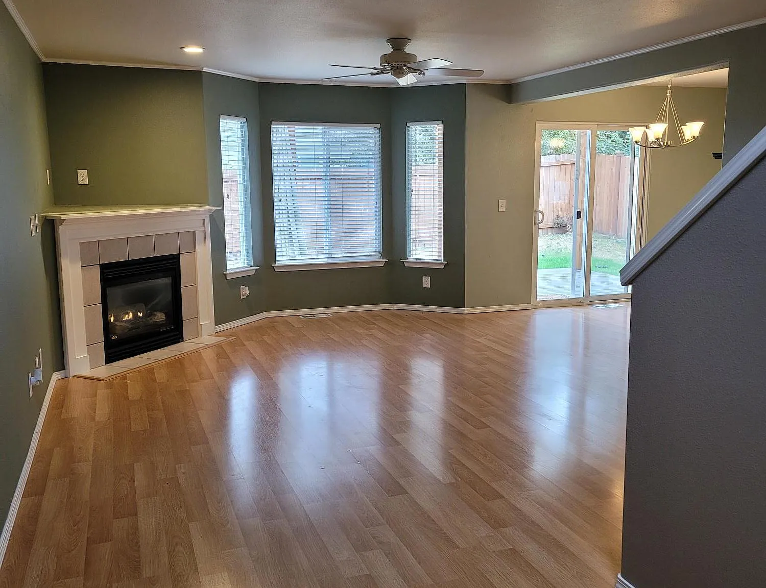 3 bed, 2.5 bath, 1518 sqft, $2,825 — Photo 3