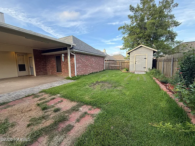 133 Woodstock Dr — Photo 4
