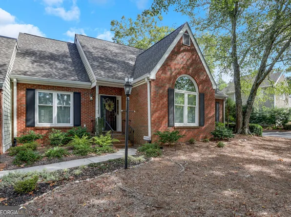 18 Vernon Glen Ct, Sandy Springs, GA 30338