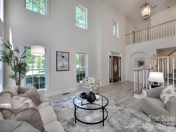 5th image of 6316 Glengarrie Ln