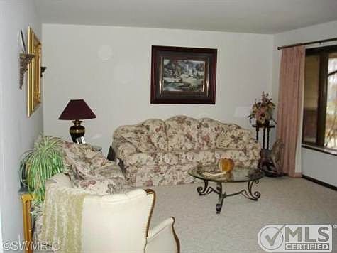 5th image of 19415 Golfview Dr
