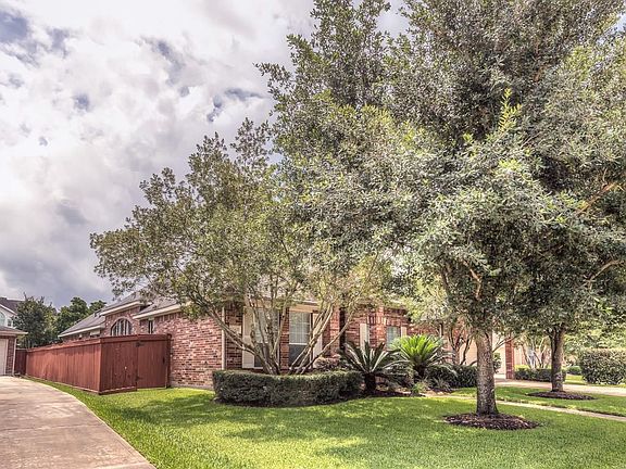 3rd image of 12427 Santiago Cove Ln