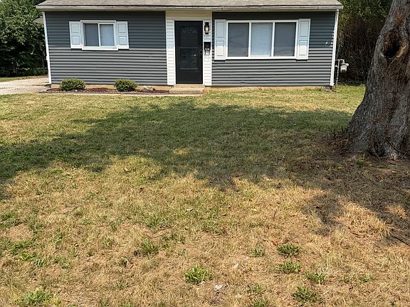 3rd image of 1216 Grovewood Dr
