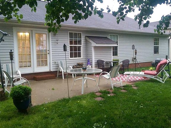 3rd image of 1959 8th St SE