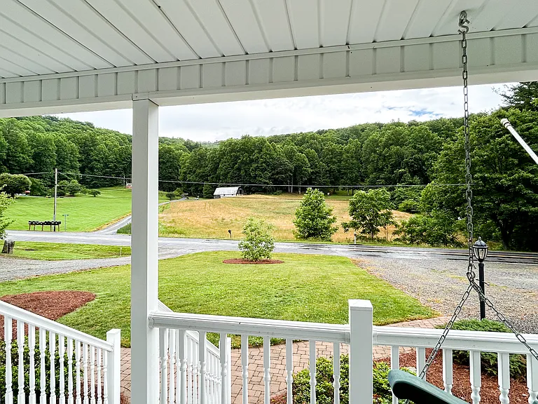 2145 Hyatt Creek Rd — Photo 2