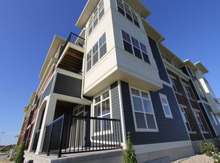 154 W End Cir APT 200, Verona, WI 53593